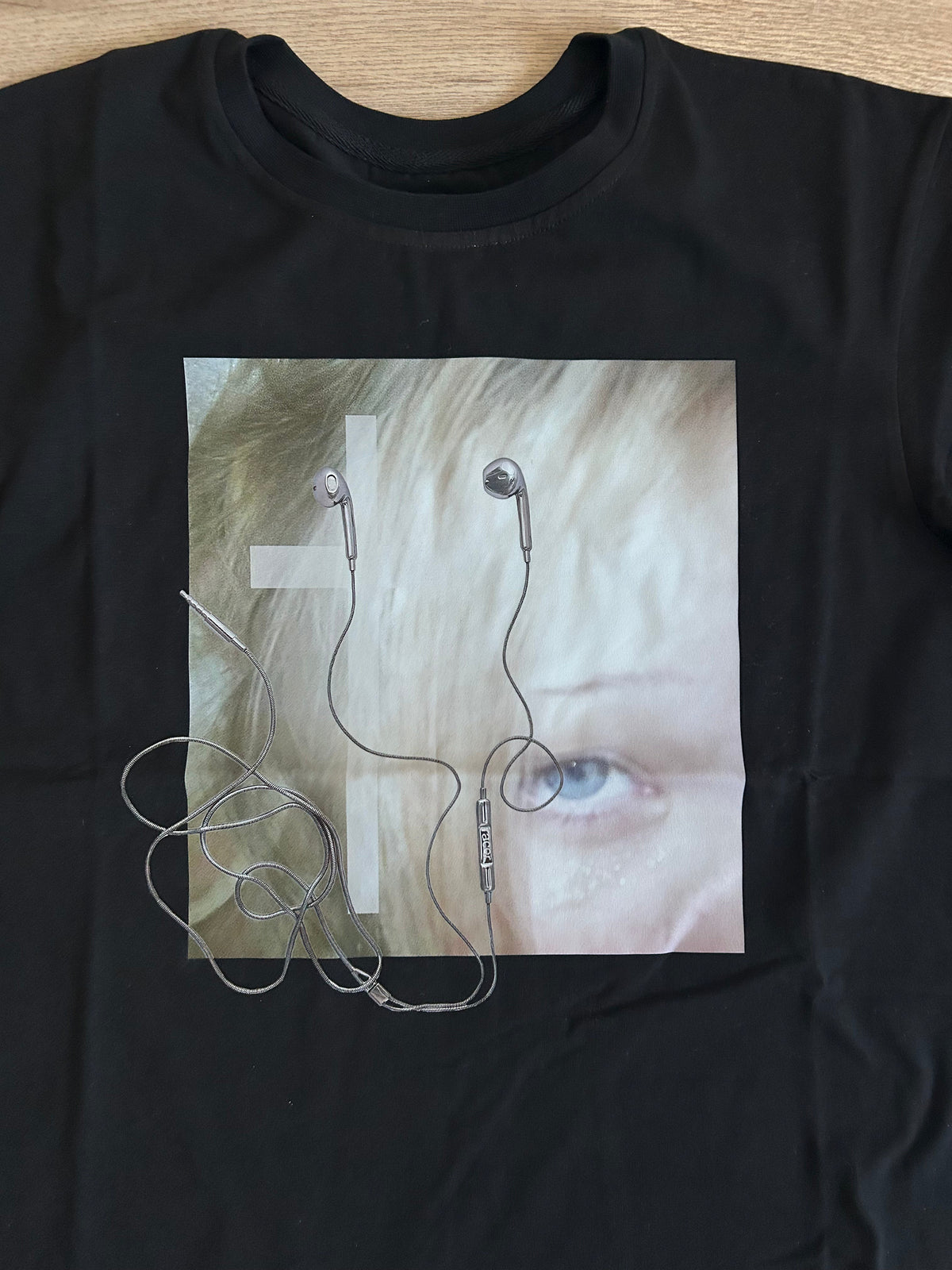T-SHIRT "Headphones"