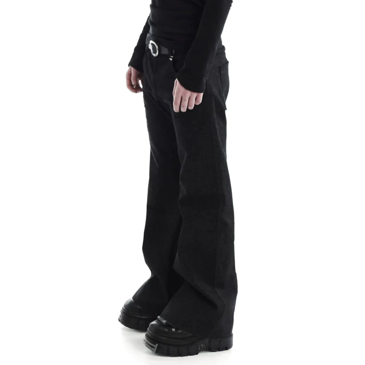 BASIC BLACK JEANS