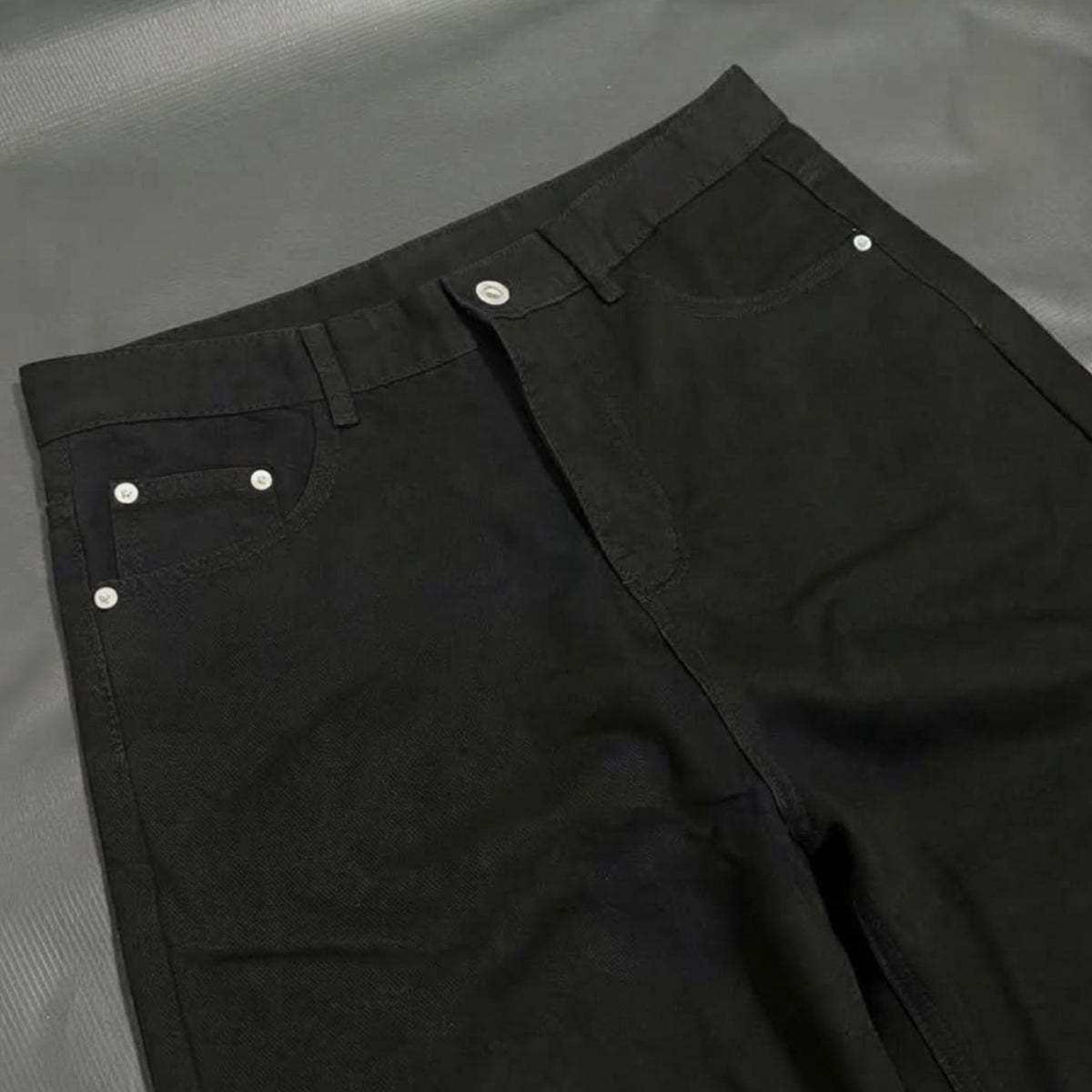 BASIC BLACK JEANS